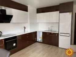 Продам простору 1-кімнатну квартиру з ремонтом