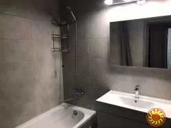 Продам однокімнатну квартиру на Сахарова.