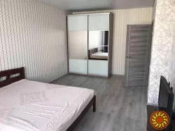 Продам однокімнатну квартиру на Сахарова.