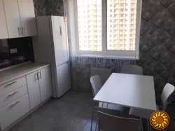 Продам однокімнатну квартиру на Сахарова.