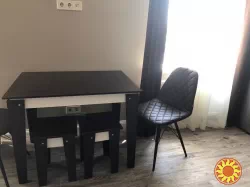 Продається однокімнатна квартира у гарному, мальовничому, курортному районі Одеси.