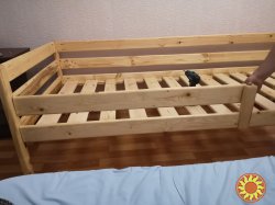 Кровать односпальная из натурального дерева 2000 грн