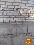 Решетки металлические серого цвета