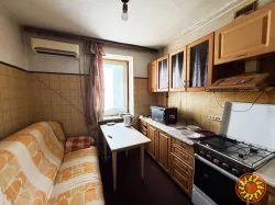 Продам 1-ком.квартиру в кирпичном доме на Академика Королёва.