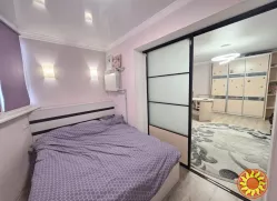 Продам 1- ком.  43 кв. м. Чикаленко (Вильямса) / Королева. 2 этаж. Ремонт.
