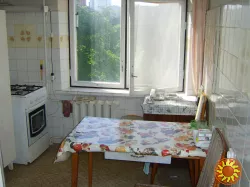 Продам 2-кімнатну квартиру біля метро Лук'янівська, вул. Герцена, 18/20, Київ. Від власника. Без комісії.