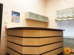 Сдам офисное помещение с ремонтом на проспекте Леси Украинки.