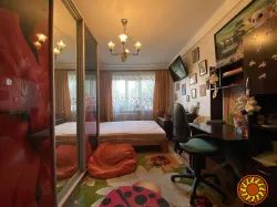 Продам 3 кімнатну квартиру 64м2, Кубанської України 25/21, м. Лісова, Лісовий масив, Київ