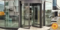 Автоматичні револьверні двері ED150 (карусельні)