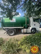 Швидка викачування туалету за допомогою спеціалізованих машин