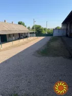 Продається Житловий будинок зі складськими приміщеннями з ділянкою для ведення фермерського господарства