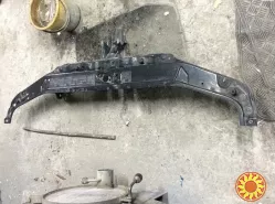 Бу верхняя рамка радиатора телевизор, Renault Laguna 2, 7751702434