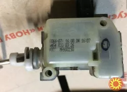 Бу замок лючка топливного бака Smart Forfour W454, A4548200326, MN900230