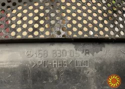 Бу водосток лобового стекла жабо Mercedes Benz W168 A1688300518