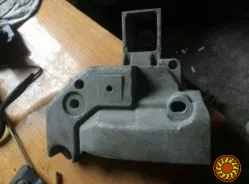 Бу кронштейн двигателя Renault Megane Scenic 1, 7700436771, 8200036005, 8200047981