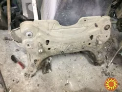 Б/у балка передняя Renault Laguna 2, 8200556226, 8200655147, 8200734588