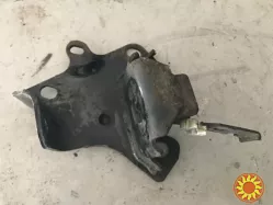 Бу кронштейн задней балки правый Renault Megane 3 Fluence, 432150009R, 432158195R