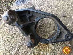 Бу кронштейн подшипника полуоси правой Renault 8200186845, Laguna Megane Scenic 2