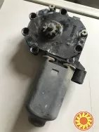 Бу двигатель стеклоподъемника передней правой двери Renault Laguna 1, 7701470852