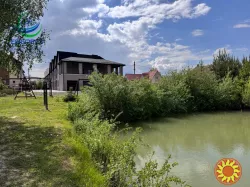 Продаж таунхауса з двома гаражами в межах Луцька!