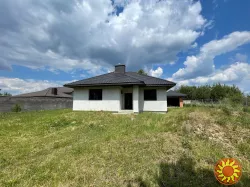 Продаж будинку біля лісу з ділянкою 12 сотих