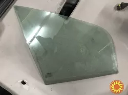 Бу стекло форточка двери передней правой Renault Scenic 1, 7700828359, 8200143305