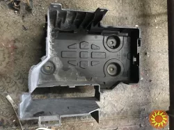 Б/у полка под аккумулятор Renault Laguna 2, 8200183327