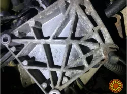 Б/у кронштейн КПП Renault Megane, Scenic, Kangoo, 7700832251, 8200205568