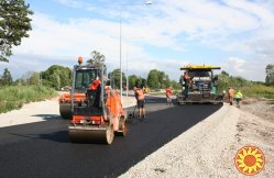 Асфальтирование дорог . Укладка асфальта . Укладка бруківки.Тротуарної плитки.Бордюри.Асфальтуванння