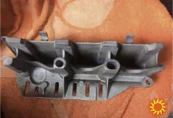 Б/у кронштейн двигателя 7700110112 Renault, Рено,