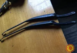 Б/у щеткодержатель левый Renault Laguna 2, 80004996 , 7701049033,