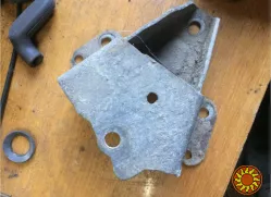 Бу кронштейн задней балки правый Renault Laguna 2, 432150002R, 8200602384, 8200023752