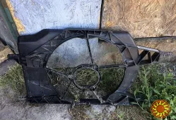 Б/у диффузор радиатора Renault Laguna 2, 1831068000, 7701049657