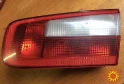 Б/у фонарь задний правый внутренний Renault Laguna 2, 8200002476 , лифтбэк -05г
