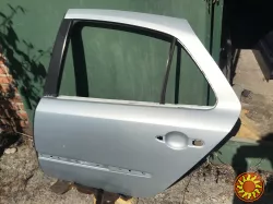 Б/у дверь задняя левая Renault Laguna 2, 7751472439, лифтбэк, цвет TEB64,
