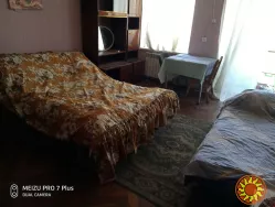 Сдам комнату с балконом в 3-ком.коммуне на ул.Ольгиевской.