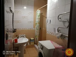 Сдам комнату с балконом в 3-ком.коммуне на ул.Ольгиевской.