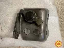Бу кронштейн задней передачи КПП ND0 Renault Megane Scenic 2, 8200631106, 8200471070