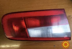 Б/у фонарь задний левый внутренний Renault Laguna 2, 8200002475 , лифтбэк -05г