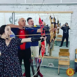 Корпоратив і тімбілдинг у Києві — стрільба з лука для компанії