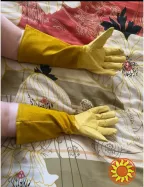 Шкіряні рукавички для обрізки троянд та інших колючих рослин.
