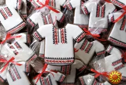 Пряники до Дня вишиванки