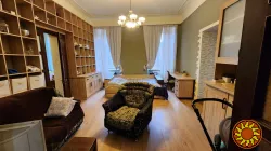 2-кімнатна квартира в ближньому центрі Львова — ідеально для життя або бізнесу! (кут вул. Хмельницького – Гайдамацької)