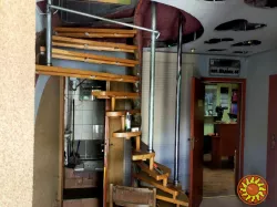 Окрема комерційна будівля у Львові — готовий бізнес або інвестиція з потенціалом!