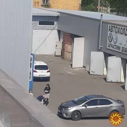Здається в оренду приміщення 75 м кв під СТО або склад