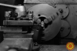 Виробничому підприємству потрібен фрезерувальник.