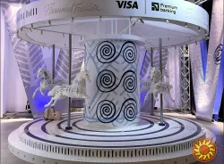 Фотозона «Карусель» з кіньми на замовлення