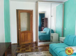 Сдам 2-комнатную квартиру с ремонтом на ул Канатной угол Семинарской.