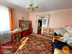 Дом с коммуникациями возле озера в Быковой Гребле.