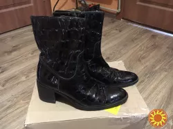 Італійські жіночі чоботи-стан нових,оригінал,розмір 37.5 вказано,демісезон.